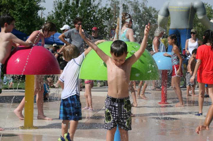 SplashPad_HandsUp